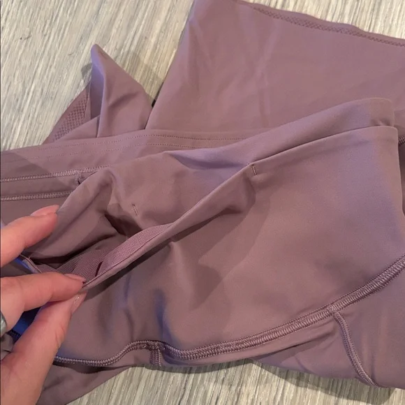 Lululemon Fast and Free High-Rise Short 6” *5 Pocket - Size 8 - Lavender Lux - Picture 5 of 8